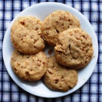 Permalink to: Caramel Pretzel Shortbread Cookies Caramel pretzel shortbread plate
