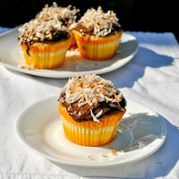 Permalink to: Yellow Butter Cupcakes with Double Chocolate Coconut Frosting yellow-coconut-chocolate-cupcake-thumb1