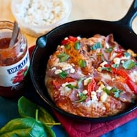 Permalink to: Roasted Red Pepper, Prosciutto, and Goat Cheese Skillet Pizza skillet pizza thumb