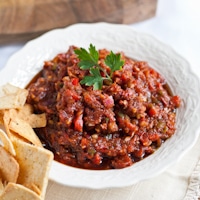Permalink to: Homemade Hummus and Spicy Turkish Ezme Salad #SundaySupper ezme thumb