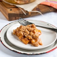 Permalink to: Peach Crumb Pie peach pie thumb