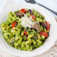 Permalink to: {30 Minute Meal} Spinach Pesto Pasta with Mushrooms 3 bean thumb