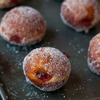 Permalink to: Strawberry Paczki #SundaySupper how-to-make-paczki-thumb