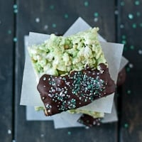 Permalink to: Mint Chocolate Dipped Rice Krispie Treats mint-chocolate-dipped-rice-krispy-treats-thumb