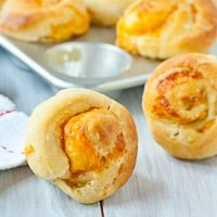 Permalink to: Garlic Cheddar Swirled Brioche Rolls (No Knead!) #SundaySupper cheddar-brioche-rolls-thumb
