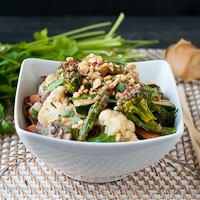 Permalink to: Vegetarian Udon Noodle Bowl with Spicy Peanut Sauce vegetarian-udon-noodle-bowl-thumb
