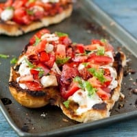 Permalink to: Cheesy Chicken Bruschetta Bread Boats #WeekdaySupper #ChooseDreams cheesy-chicken-bruschetta-bread-boats-thumb